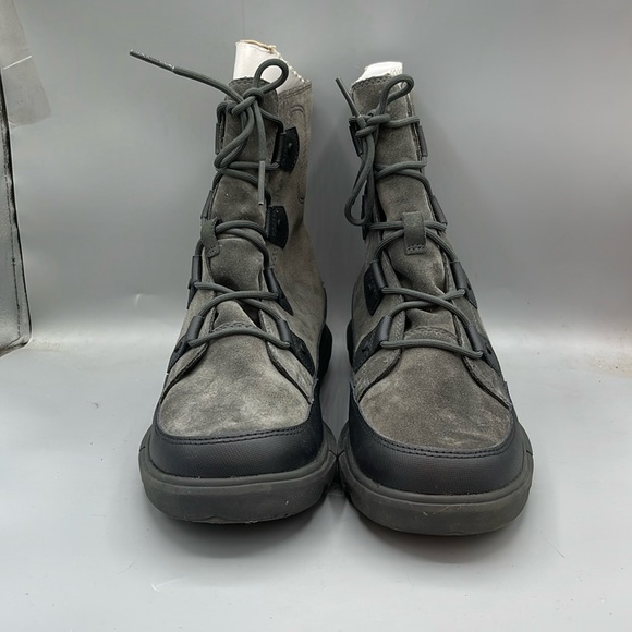 Sorel‎ boots